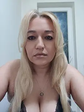 LexaVelure online show from May 2026 10:06:02 PM