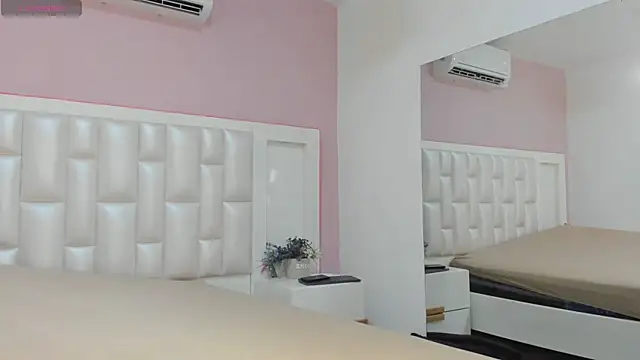 KylieLumi online show from April 2026 01:36:01 PM