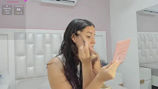 KylieLumi online show from May 2026 12:32:02 PM