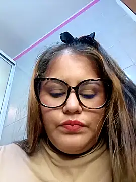 Snapshot of Bonny_rousse01 chatting on April 2026 01:41:02 PM Bonny rousse01 online show from April 2026 01:41:02 PM