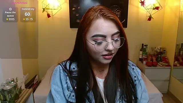 Snapshot of Miley_Clarck chatting on April 2026 01:41:02 PM Miley Clarck online show from April 2026 01:41:02 PM