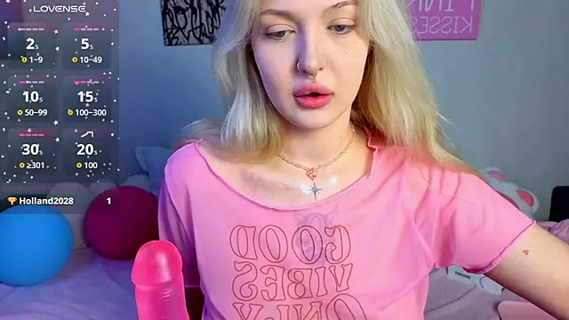 BlondieSummer online show from June 2026 06:18:02 PM