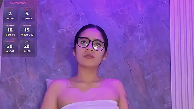 Snapshot of alina_sauvage chatting on March 2026 11:43:02 AM alina sauvage online show from March 2026 11:43:02 AM