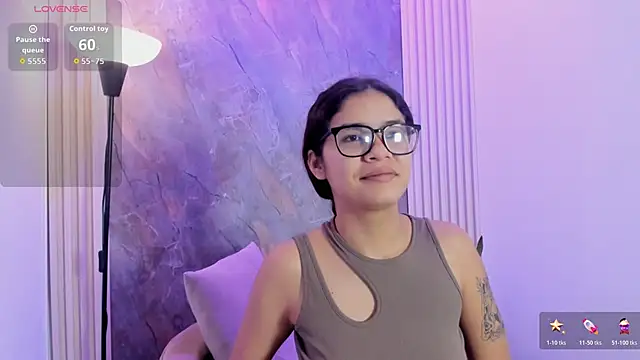 Snapshot of alina_sauvage chatting on April 2026 11:26:02 AM alina sauvage online show from April 2026 11:26:02 AM