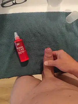 Essie deLona online show from June 2026 01:58:02 PM