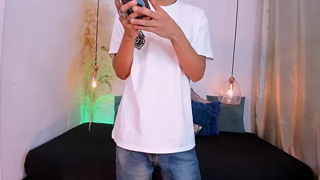 your d0ll1 online show from May 2026 12:46:01 PM