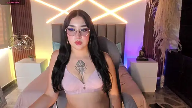 Snapshot of CharlotteWilliamss_ chatting on March 2026 08:12:02 PM CharlotteWilliamss online show from March 2026 08:12:02 PM