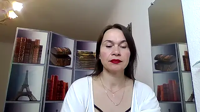 Selena Moo online show from May 2026 12:55:02 PM