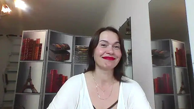 Selena Moo online show from June 2026 11:56:02 AM