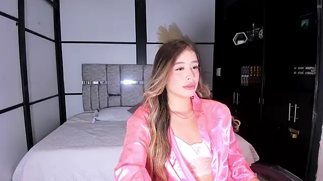 EmilyJohnsoon online show from July 2026 08:59:01 PM