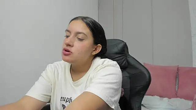 kira relish online show from June 2026 11:04:02 AM