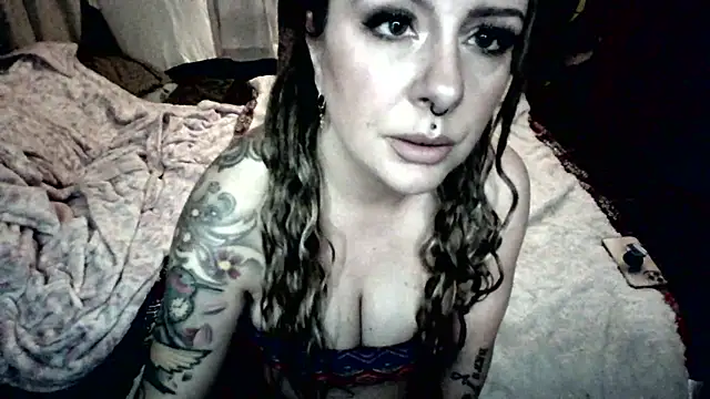 Snapshot of adirajade chatting on March 2026 08:47:01 PM adirajade online show from March 2026 08:47:01 PM