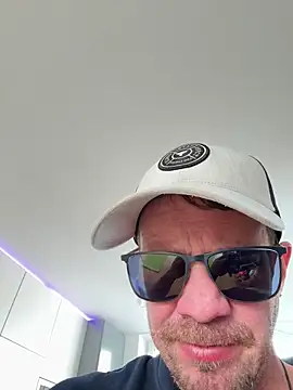 Snapshot of stefhart chatting on March 2026 07:42:02 AM stefhart online show from March 2026 07:42:02 AM