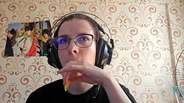 Snapshot of IsaSantella chatting on August 2026 09:04:01 AM IsaSantella online show from August 2026 09:04:01 AM