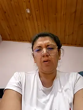 Snapshot of Mielx chatting on April 2026 02:27:02 AM Mielx online show from April 2026 02:27:02 AM