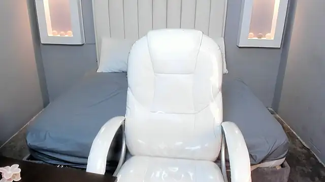 Snapshot of KeilyBennett chatting on March 2026 06:11:01 PM KeilyBennett online show from March 2026 06:11:01 PM