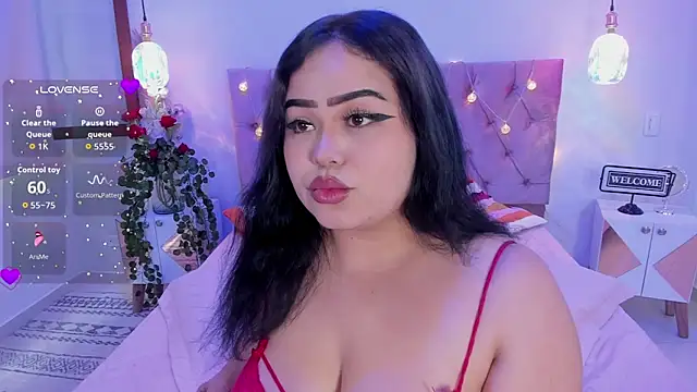 SofiaBloomm online show from June 2026 06:03:01 PM