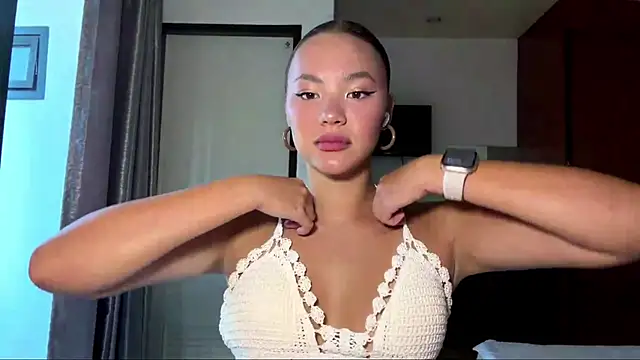 Snapshot of kamila_18_french chatting on March 2026 05:44:02 AM kamila 18 french online show from March 2026 05:44:02 AM