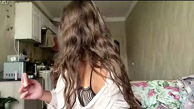 Snapshot of kamila_18_french chatting on June 2026 03:15:01 AM kamila 18 french online show from June 2026 03:15:01 AM