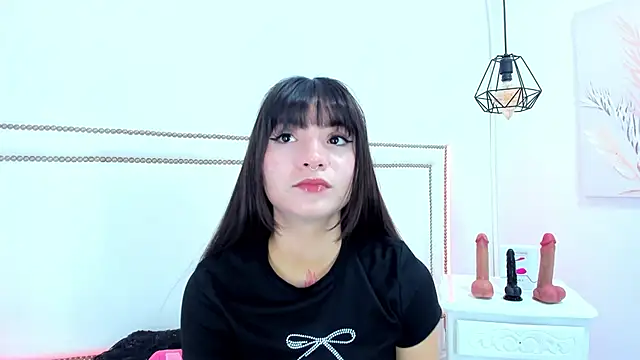 emma-sandoval online show from May 2026 06:34:02 PM