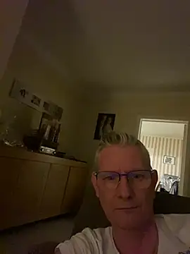 kurtyhotty online show from March 2026 09:29:01 PM