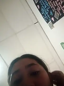 Snapshot of Sienni chatting on March 2026 03:56:01 AM Sienni online show from March 2026 03:56:01 AM