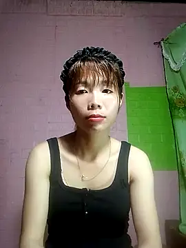 Snapshot of AmyLinee01 chatting on March 2026 05:35:01 AM AmyLinee01 online show from March 2026 05:35:01 AM