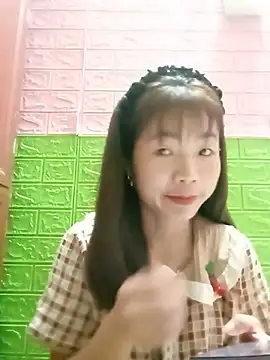 AmyLinee01 online show from June 2026 12:15:01 PM