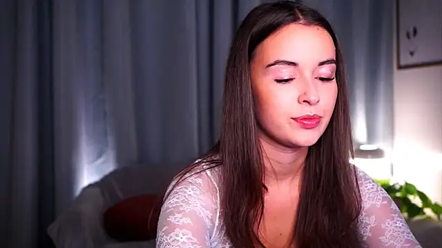 Fawnette online show from May 2026 04:05:02 PM