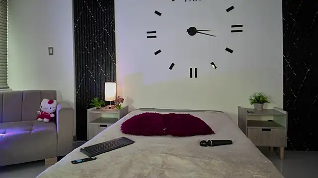 Snapshot of aurora_petitee chatting on June 2026 01:27:01 PM aurora petitee online show from June 2026 01:27:01 PM