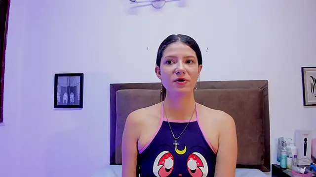 Snapshot of sofy_bonnet1 chatting on June 2026 12:05:02 PM sofy bonnet1 online show from June 2026 12:05:02 PM