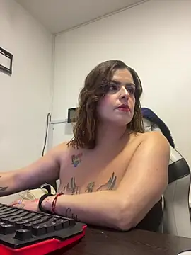 Snapshot of MiaHotboobs chatting on April 2026 06:00:01 PM MiaHotboobs online show from April 2026 06:00:01 PM