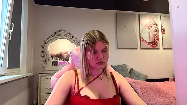 SweettAnny online show from June 2026 04:53:02 PM