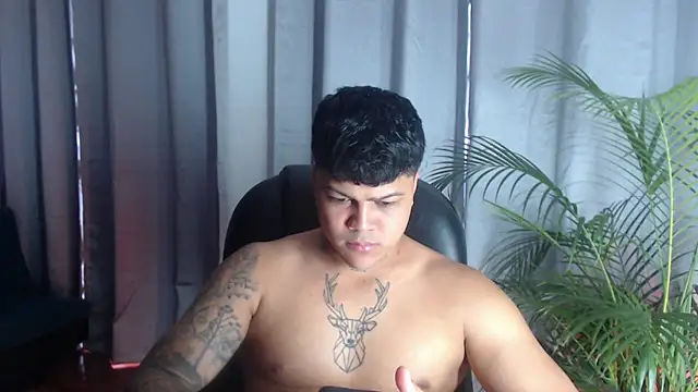 Snapshot of Pedro_x777 chatting on June 2026 04:00:01 PM Pedro x777 online show from June 2026 04:00:01 PM