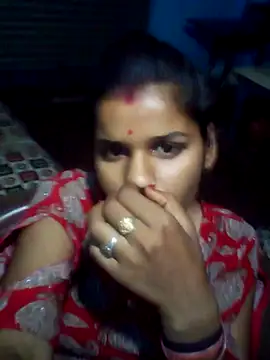 Raveena0990 online show from May 2026 02:45:01 PM