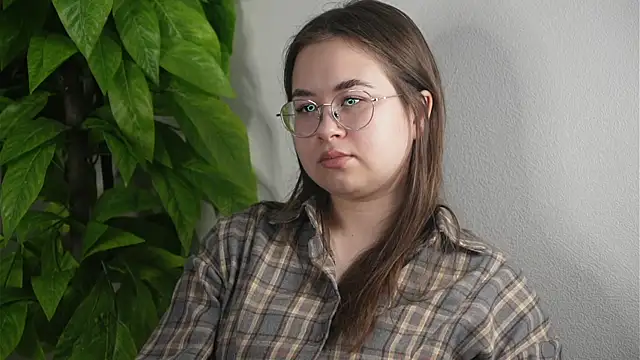 Snapshot of TiffaneySpikes chatting on March 2026 10:52:02 AM TiffaneySpikes online show from March 2026 10:52:02 AM