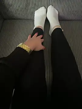 LilouPieds online show from June 2026 06:00:02 PM