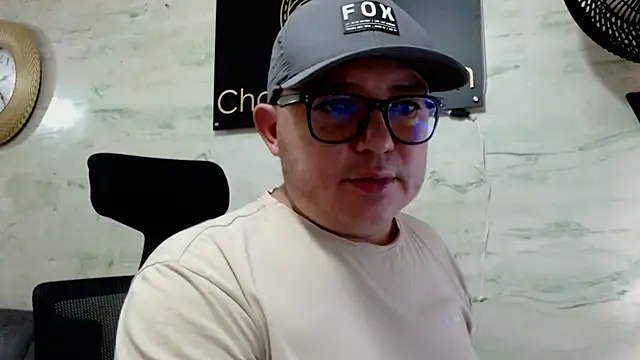 maximo daddy online show from May 2026 07:22:01 PM
