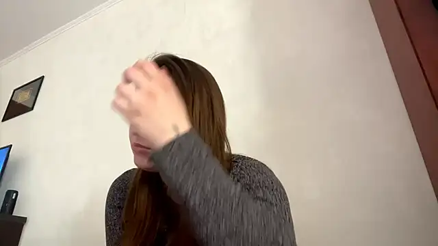 Snapshot of NosyFuel chatting on March 2026 08:18:02 AM NosyFuel online show from March 2026 08:18:02 AM