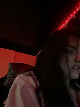 Alessia Peach online show from April 2026 12:21:01 PM