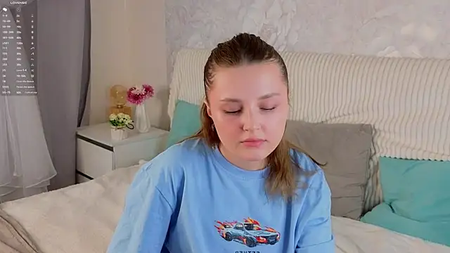 LorriMonz online show from June 2026 01:50:02 AM
