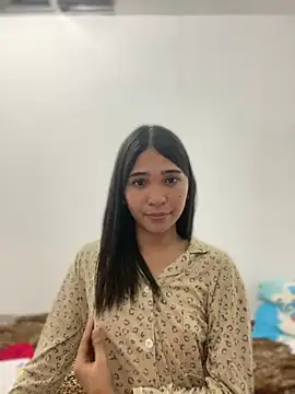 allaboutlara  online show from March 2026 01:44:01 PM