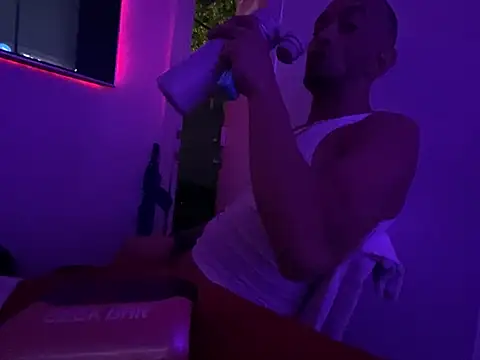 Snapshot of hpcouplee420 chatting on April 2026 05:59:01 AM hpcouplee420 online show from April 2026 05:59:01 AM