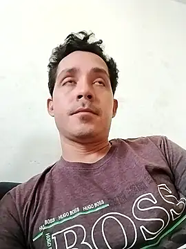 Snapshot of Gabriel_leon33 chatting on May 2026 09:43:01 PM Gabriel leon33 online show from May 2026 09:43:01 PM