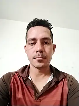 Snapshot of Gabriel_leon33 chatting on June 2026 08:35:01 PM Gabriel leon33 online show from June 2026 08:35:01 PM