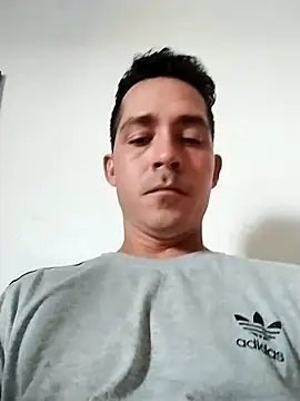 Snapshot of Gabriel_leon33 chatting on June 2026 09:46:01 PM Gabriel leon33 online show from June 2026 09:46:01 PM