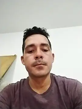 Snapshot of Gabriel_leon33 chatting on June 2026 02:36:01 AM Gabriel leon33 online show from June 2026 02:36:01 AM