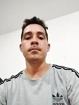 Snapshot of Gabriel_leon33 chatting on June 2026 08:40:02 AM Gabriel leon33 online show from June 2026 08:40:02 AM