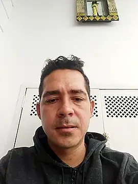 Snapshot of Gabriel_leon33 chatting on June 2026 05:12:02 PM Gabriel leon33 online show from June 2026 05:12:02 PM
