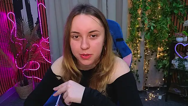 Snapshot of LucyMendoza chatting on March 2026 12:22:01 PM LucyMendoza online show from March 2026 12:22:01 PM